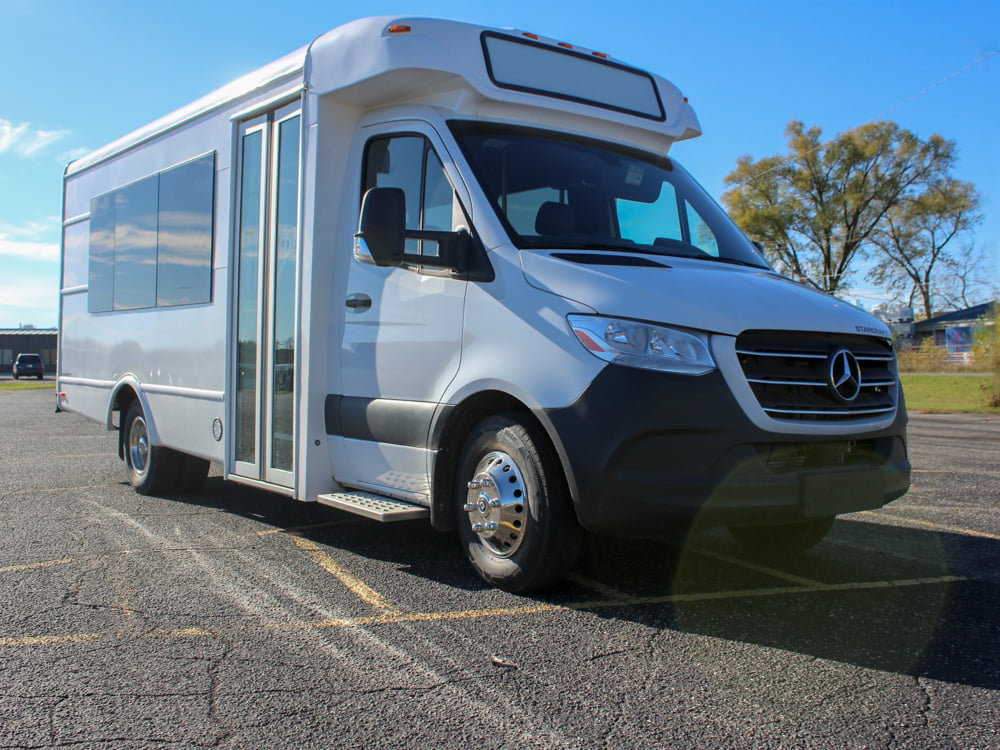 Mercedes-Benz Shuttle Bus | Model 1 Commercial Vehicles